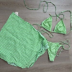 Monday Swimwear Green Patterned Triangle Bikini Set with Cover-Up